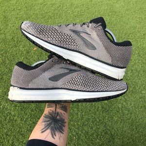 Brooks *Revel 2* Black Gray Running Shoes Men’s Size 11 Medium (D) 1102921D097